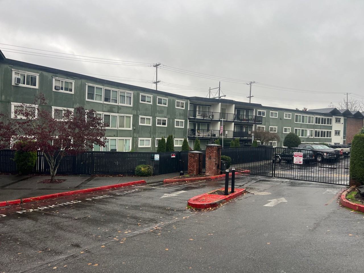 Riverview West Apartment - Photo 2 of 36