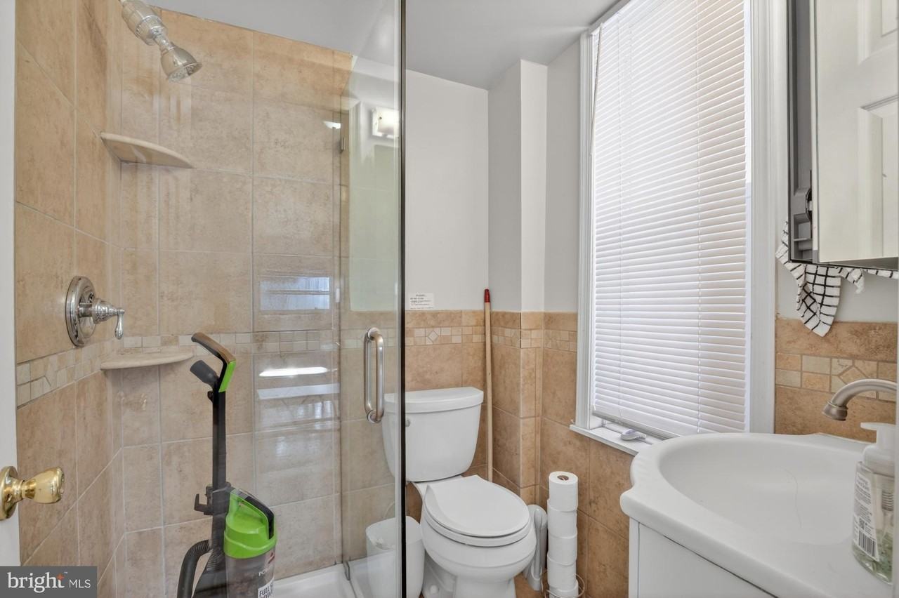 4058 Irving St - Photo 7 of 23