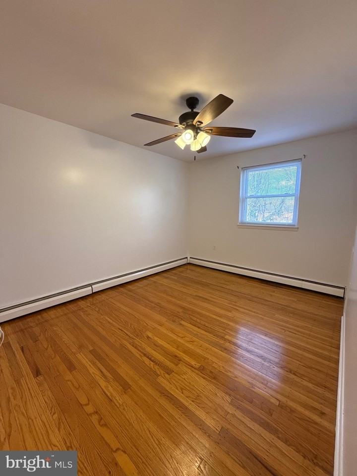 366 Ripka St - Photo 5 of 26