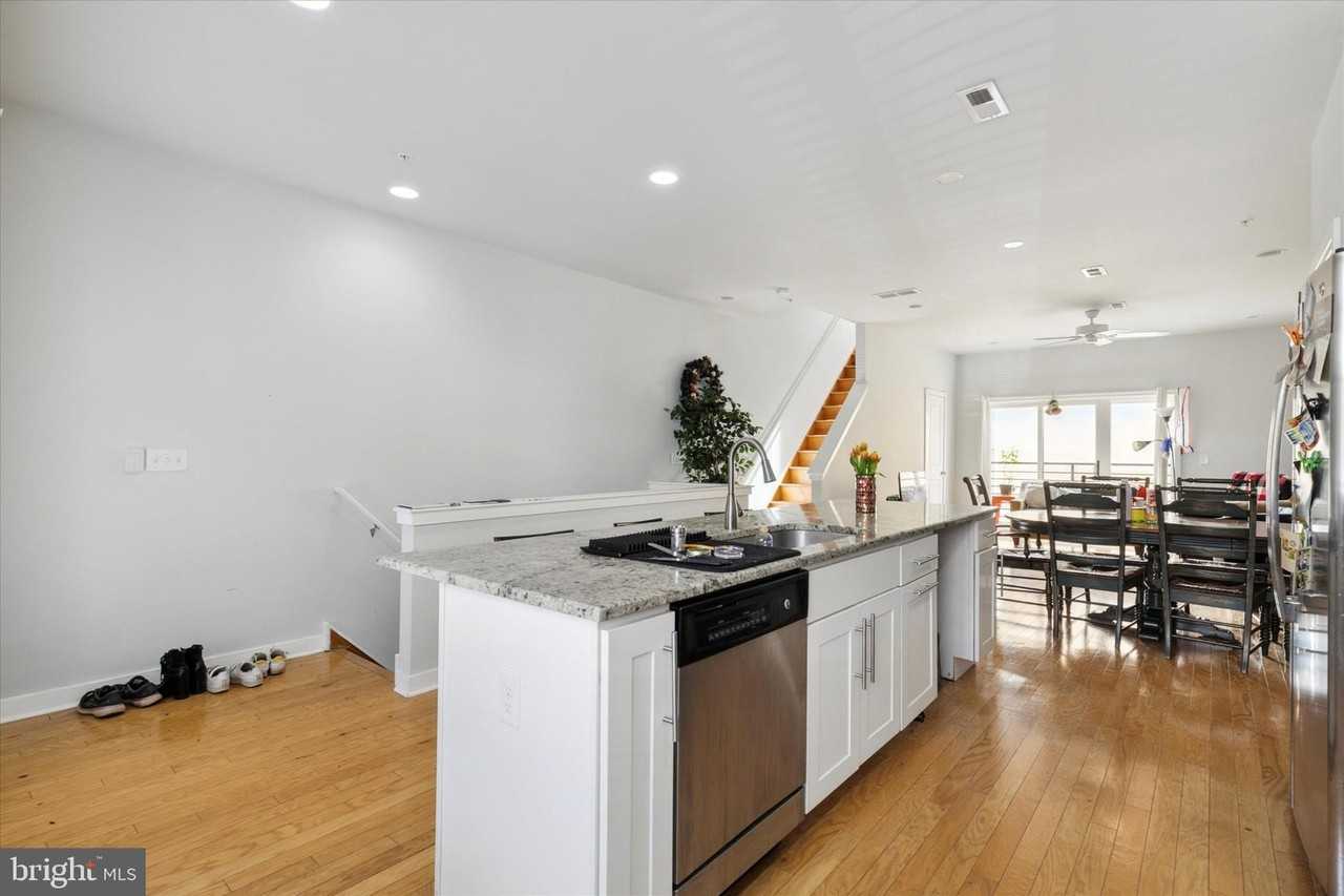 4128 Tower Street - Photo 6 of 25