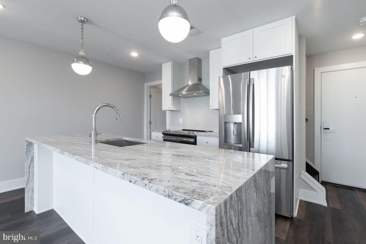 711 N 16th St Apt 4 #4 - Photo 5 of 24