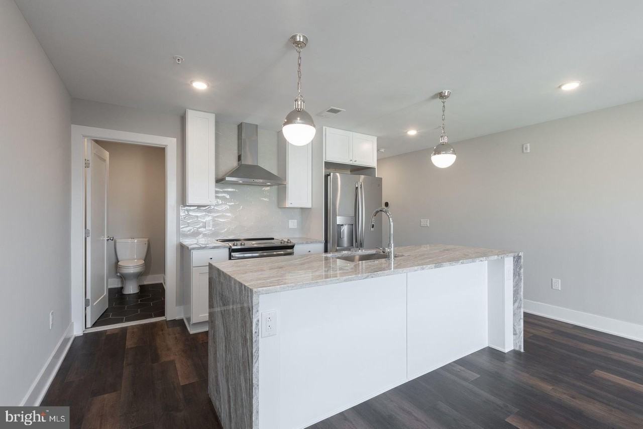 711 N 16th St Apt 4 #4 - Photo 7 of 24