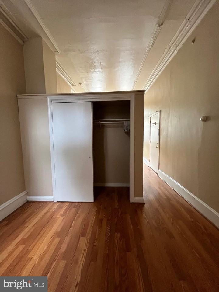 143 North 21st Street #1F - Photo 4 of 6