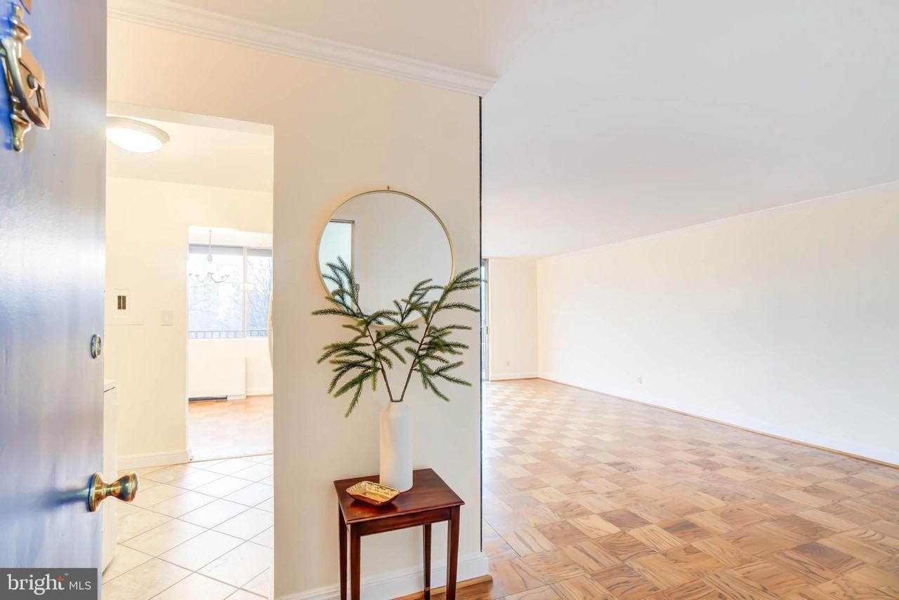 4343 CHERRY HILL Road unit: 303 #303 - Photo 3 of 29