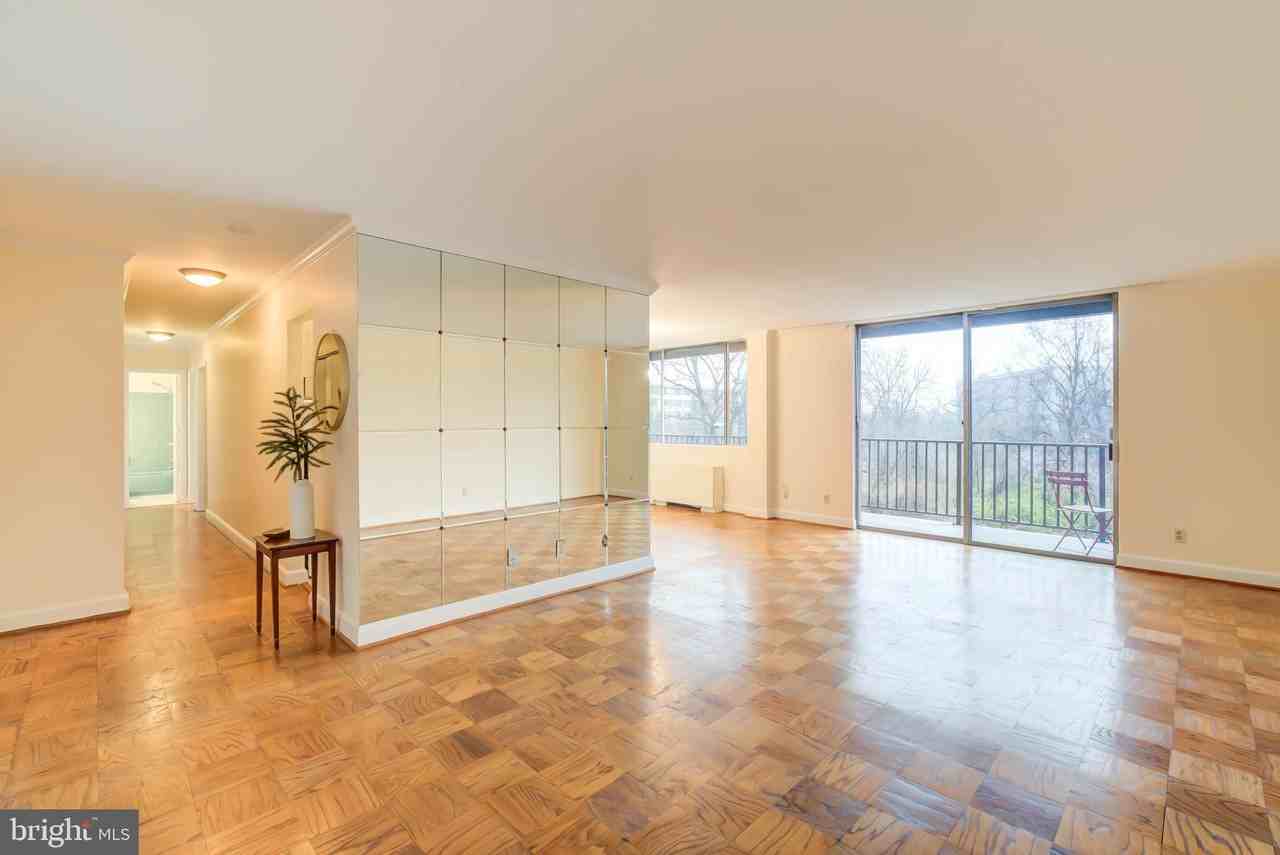 4343 CHERRY HILL Road unit: 303 #303 - Photo 5 of 29