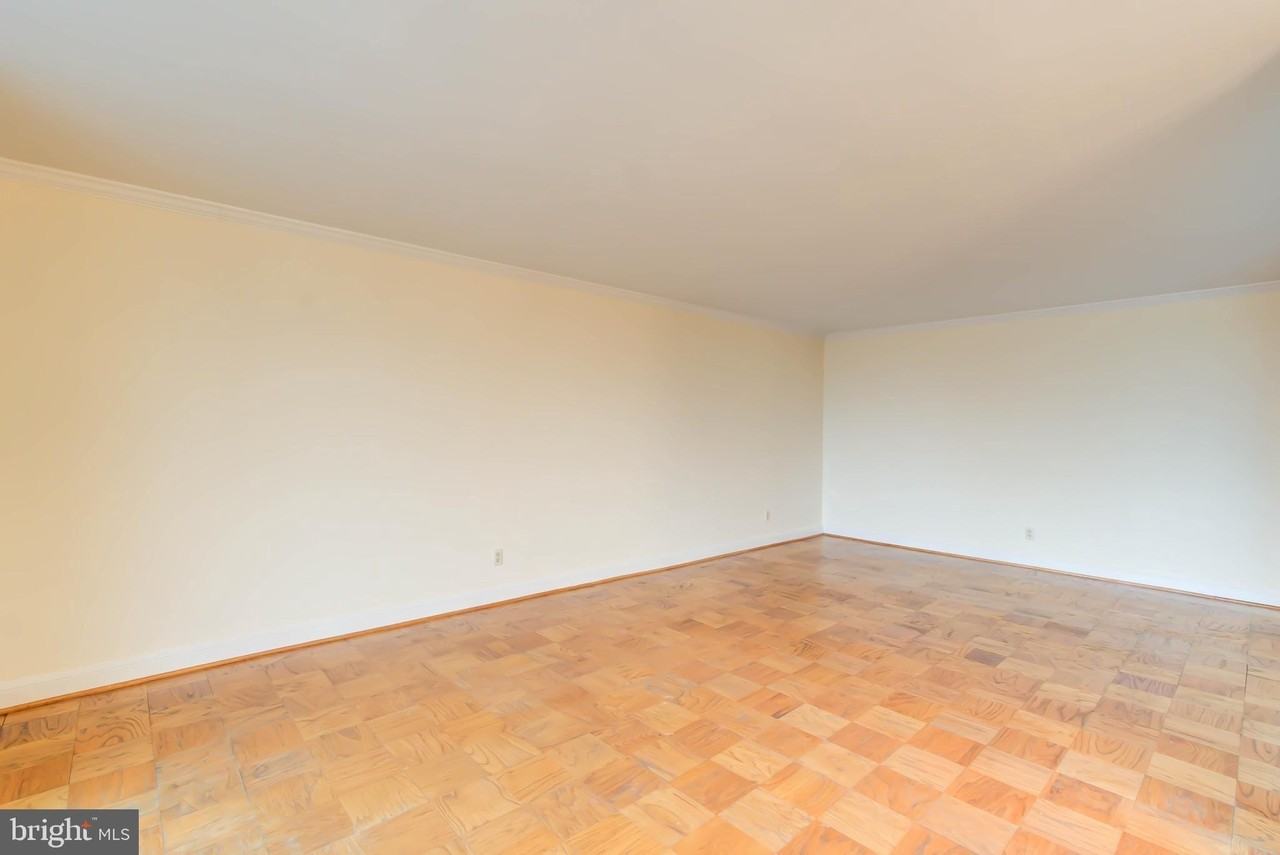 4343 CHERRY HILL Road unit: 303 #303 - Photo 7 of 29