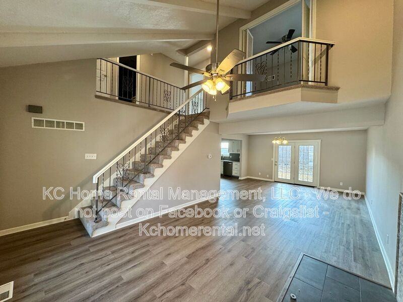 9817 W 83rd Ter - Photo 4 of 33