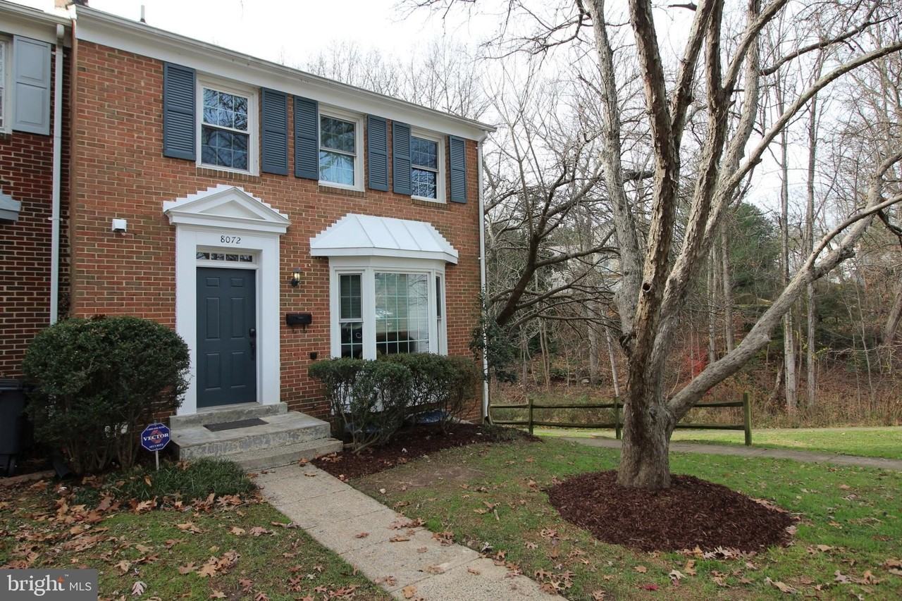 8072 Sleepy View Ln - Photo 2 of 30