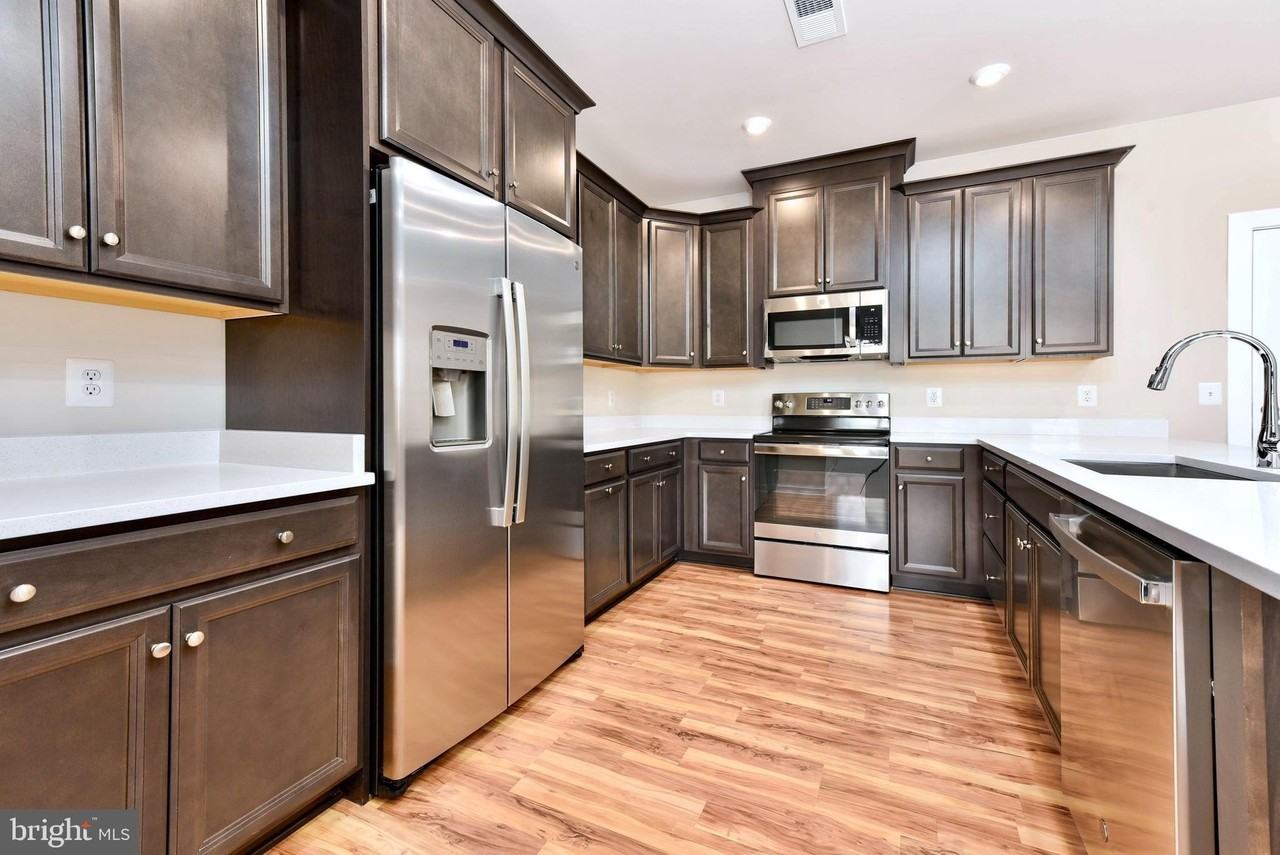 43740 Transit Sq - Photo 4 of 20