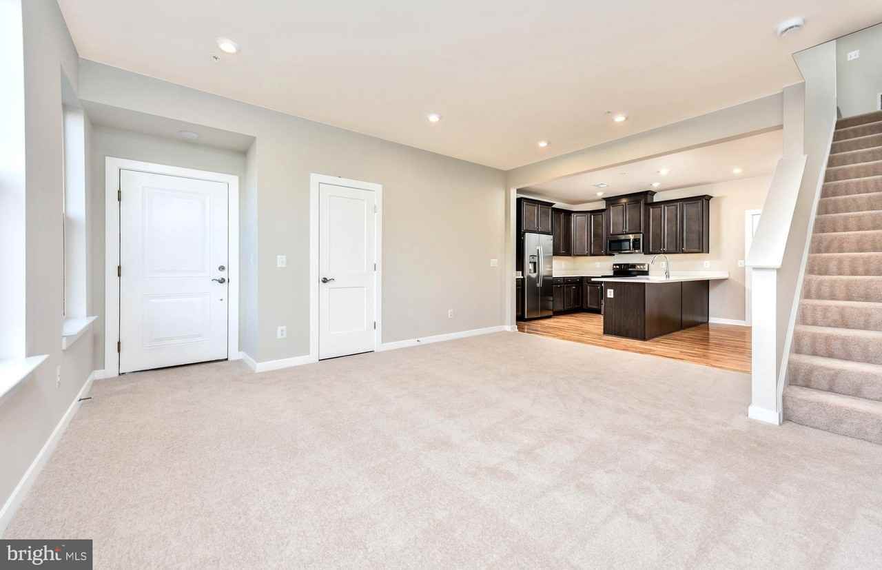 43740 Transit Sq - Photo 6 of 20