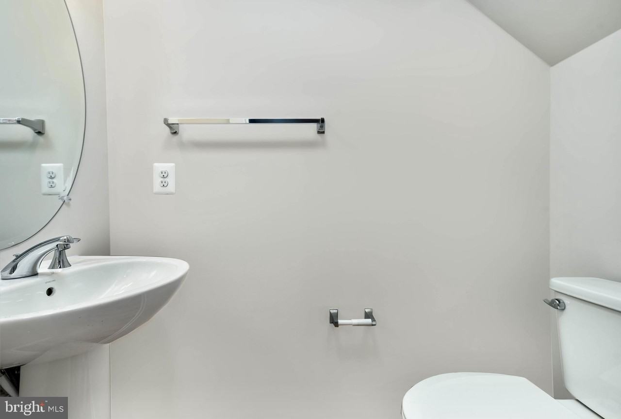 43740 Transit Sq - Photo 7 of 20