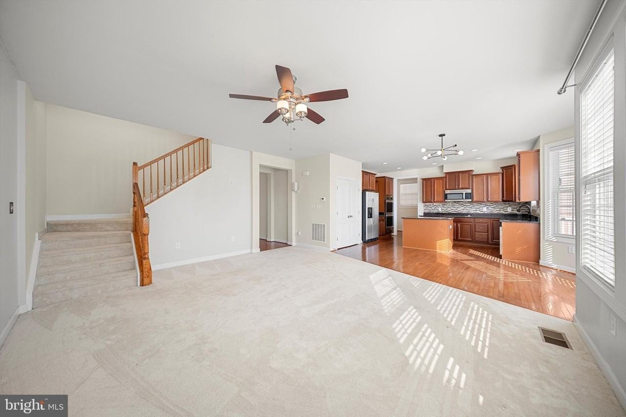 16421 Regatta Ln - Photo 5 of 17