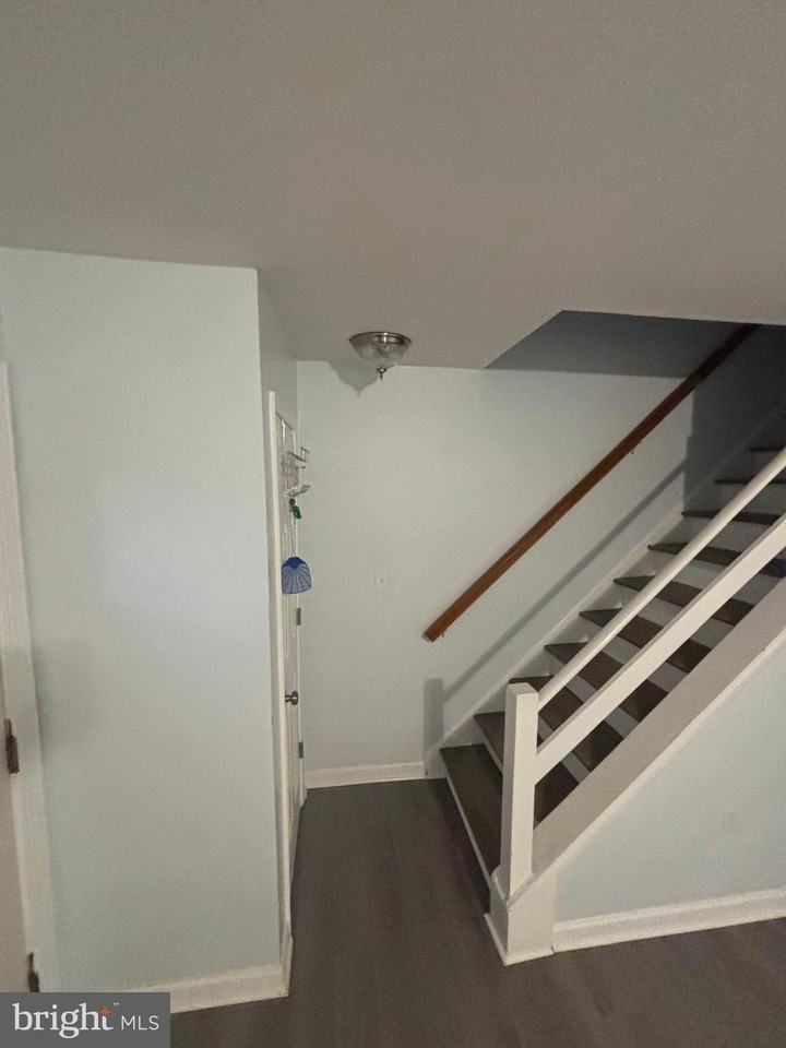 926 Anvil Rd - Photo 3 of 11