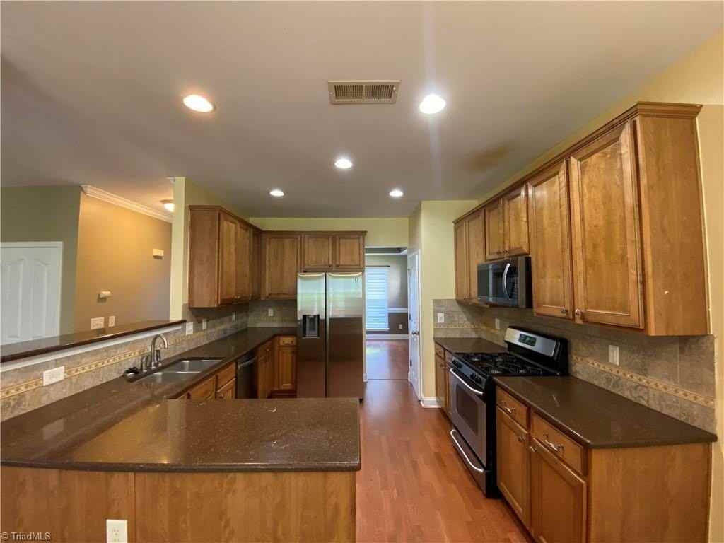 115 N Field Dr - Photo 2 of 28