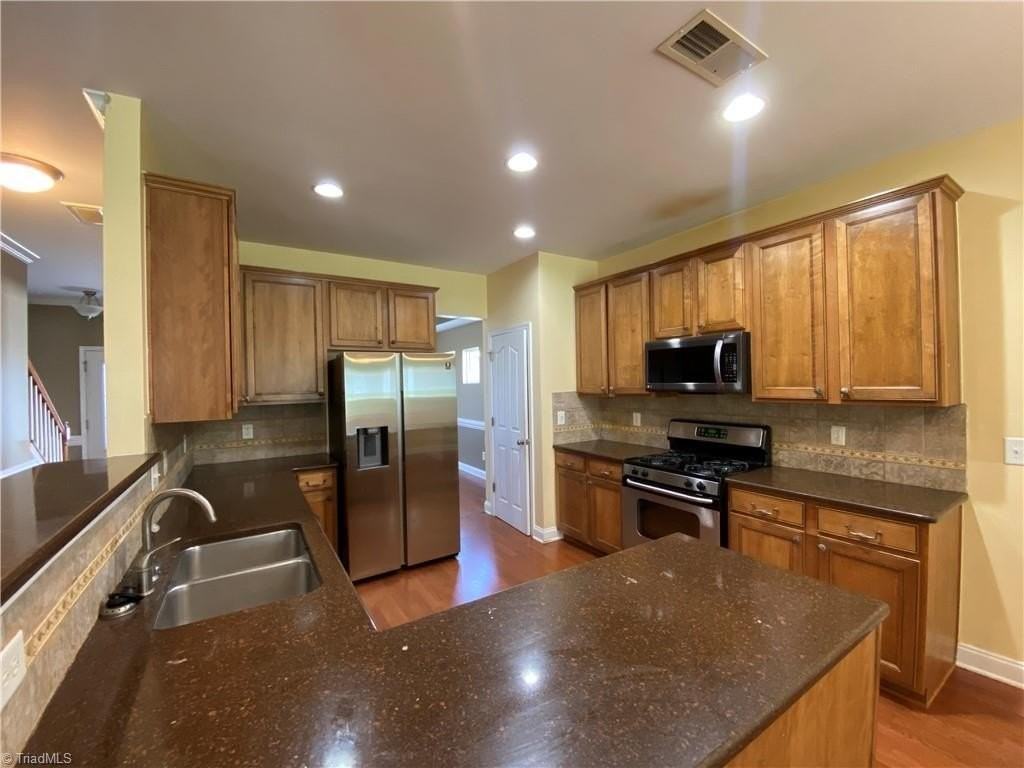 115 N Field Dr - Photo 3 of 28