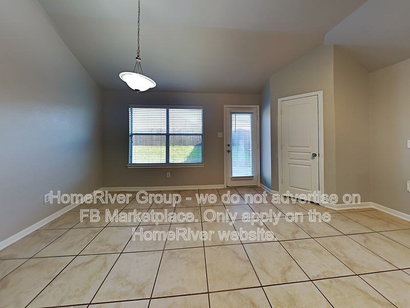 2349 Aurora Dr - Photo 5 of 24