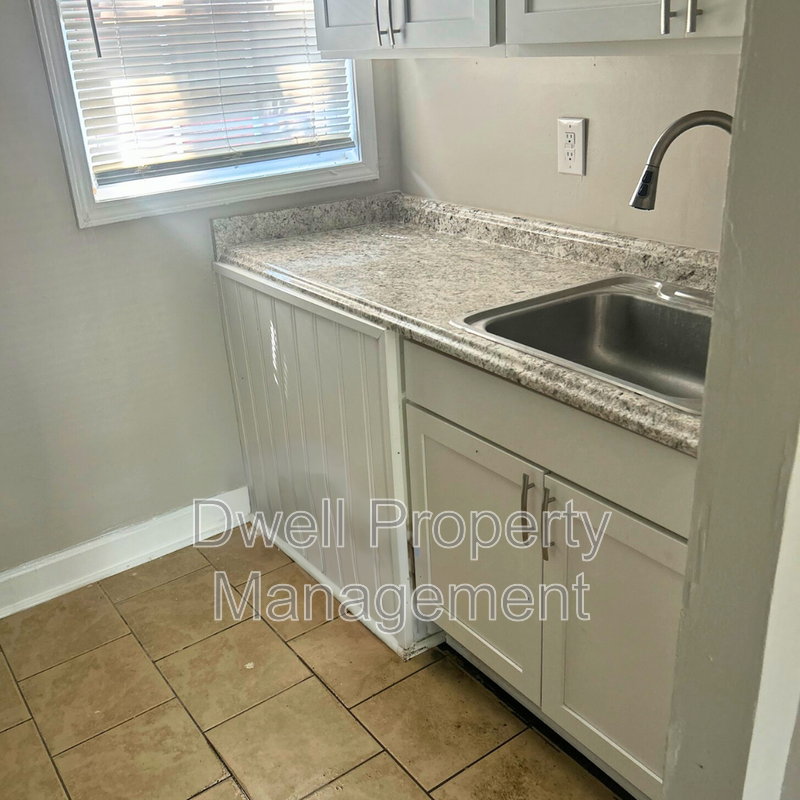 2241 Woodward Ave - Photo 3 of 5