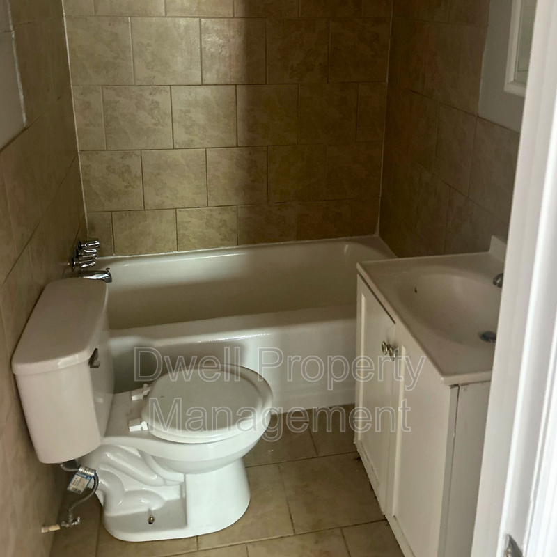 2241 Woodward Ave - Photo 4 of 5