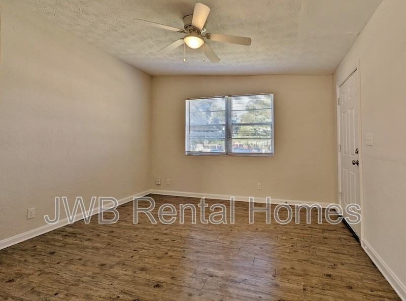 6741 Restlawn Dr - Photo 4 of 8