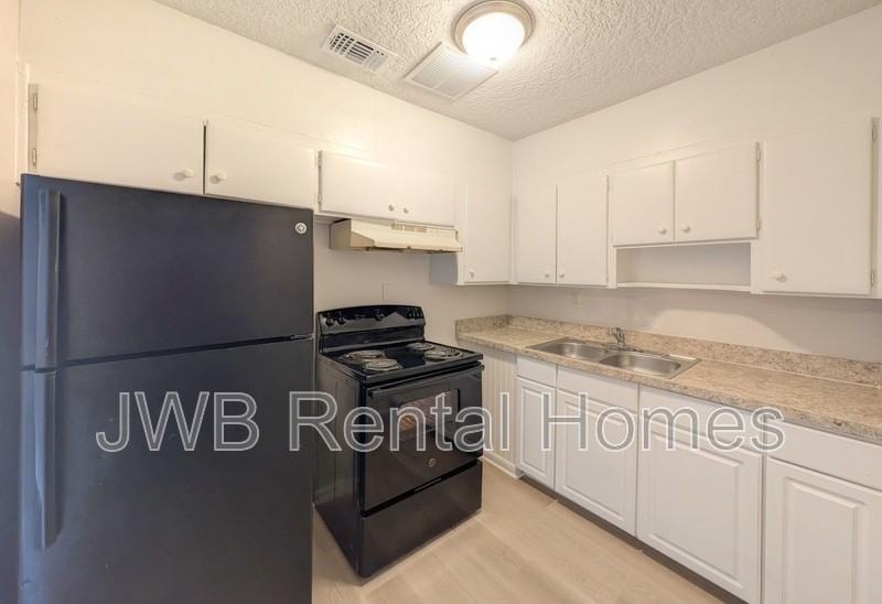 6119 Wilson Blvd - Photo 3 of 16