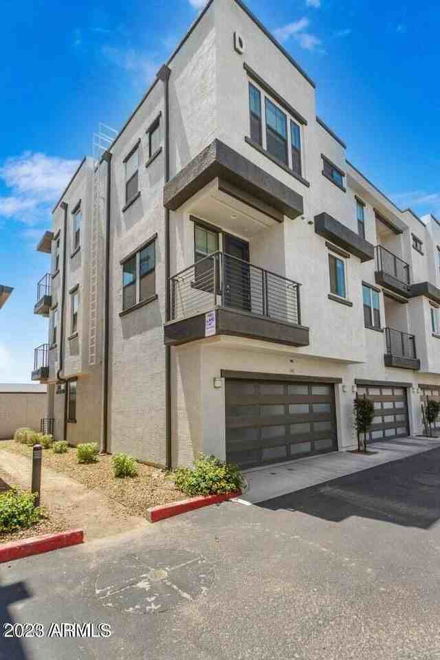 2090 South Dorsey Lane #1013