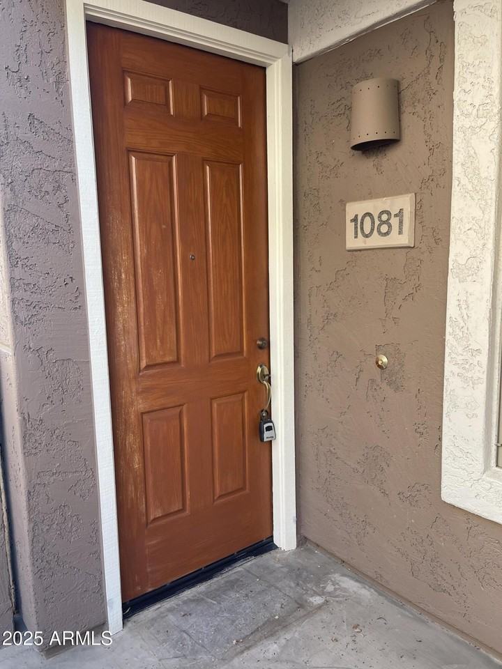 15221 Clubgate Drive #1081