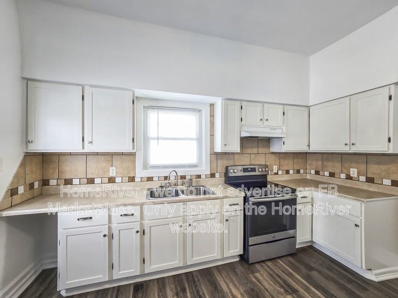 1658 S Delaware St - Photo 2 of 23