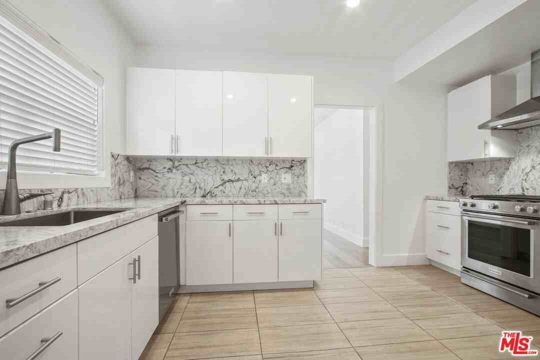 807 North Croft Avenue - Photo 6 of 15