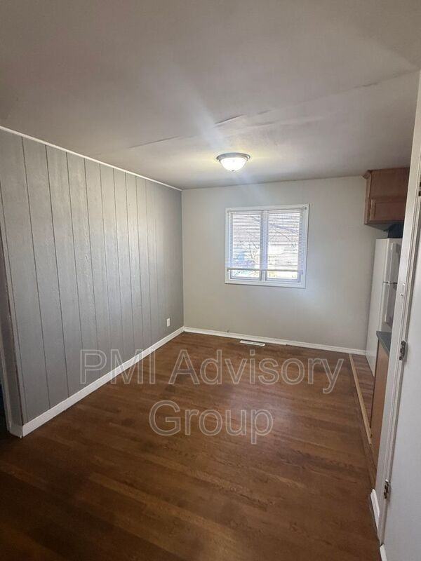 3105 Se Adams St - Photo 6 of 12