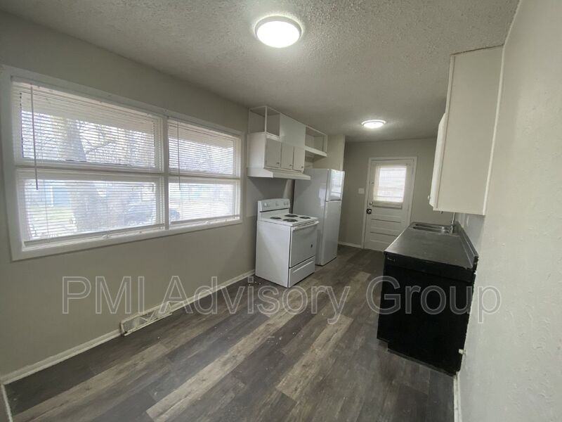 409 Se 34th St - Photo 7 of 14