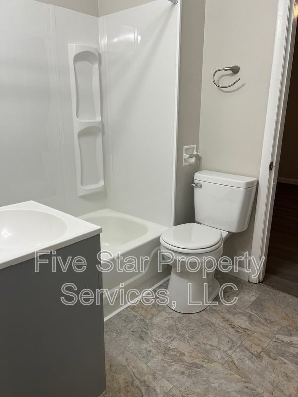 831 S 14th St - Photo 5 of 7