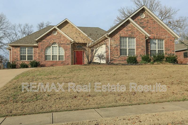 303 Nw Palomino St - Photo 4 of 45