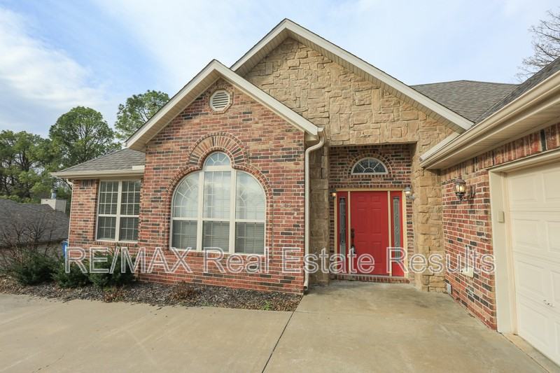 303 Nw Palomino St - Photo 7 of 45