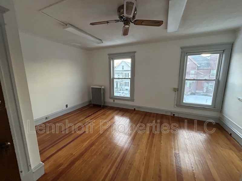 308 Pawtucket St - Photo 7 of 11