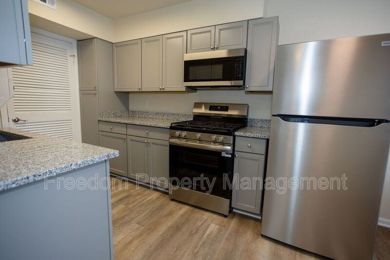 8343 Irongate Way - Photo 4 of 40