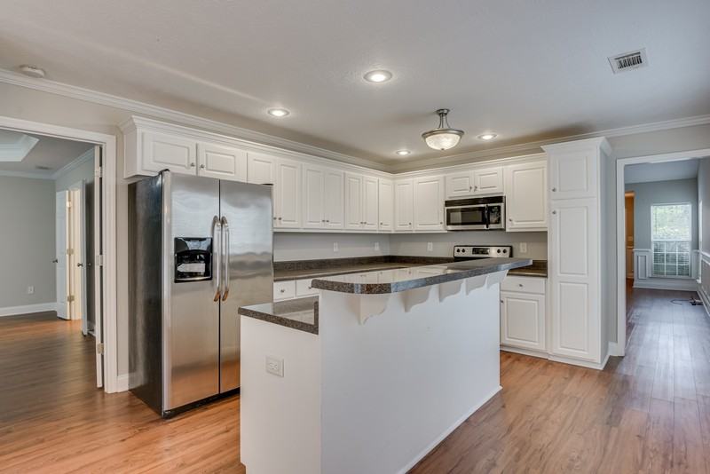 2037 Dundee Way - Photo 7 of 25