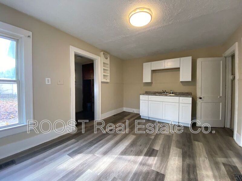 1725/1727 W High St. #1725 - Photo 2 of 9