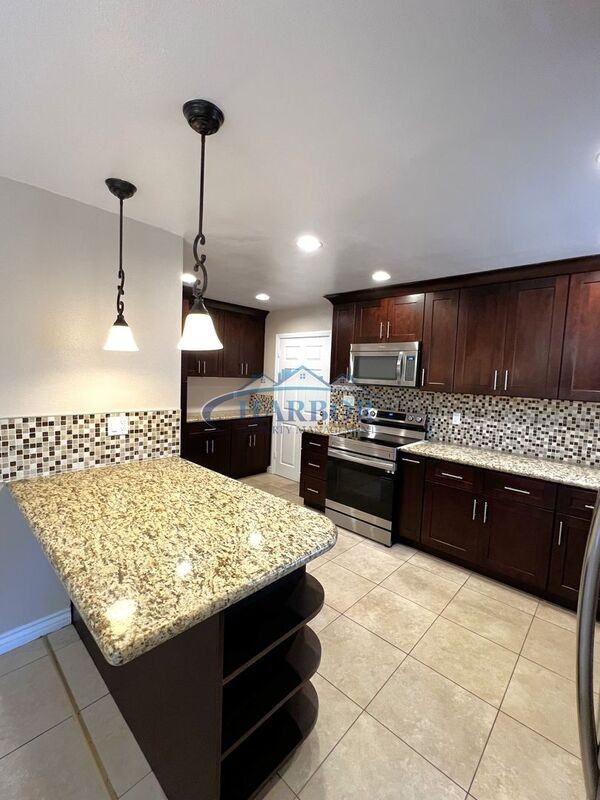 227 W Cummings St - Photo 7 of 24