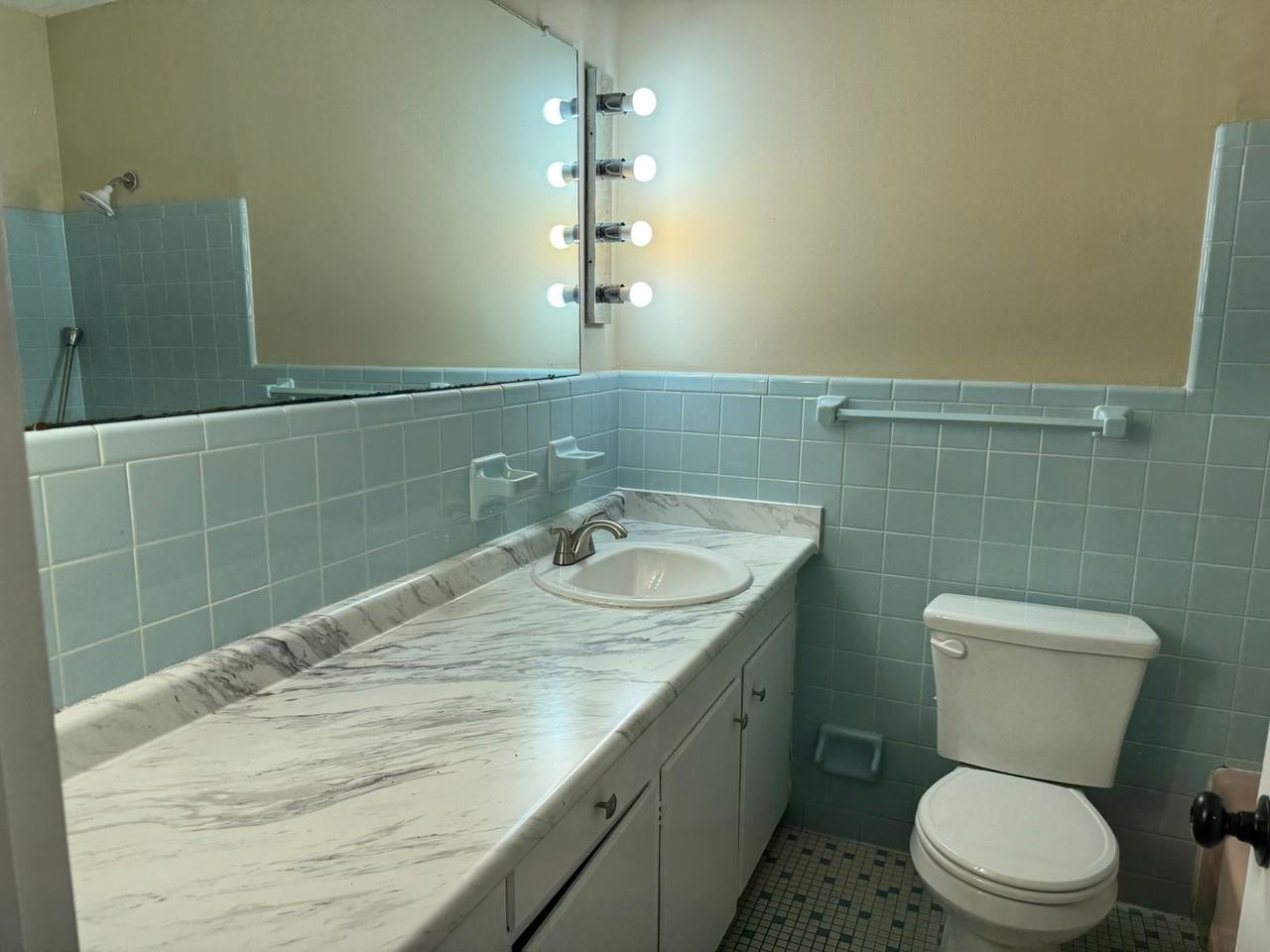 223 S. Edgewood Dr. - Photo 7 of 12