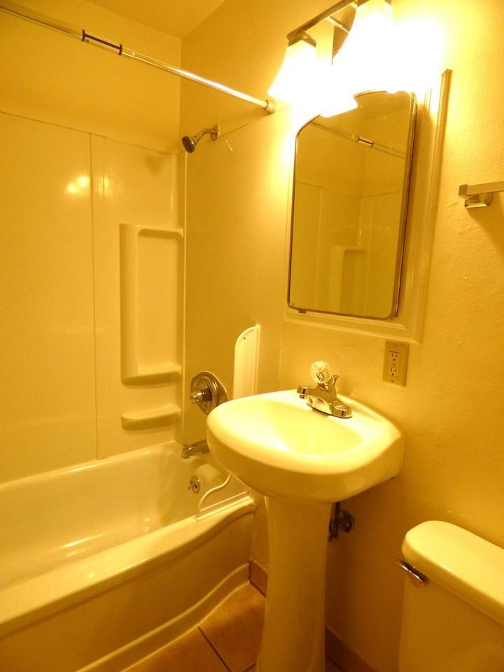 1189 Saginaw St S - Photo 7 of 10