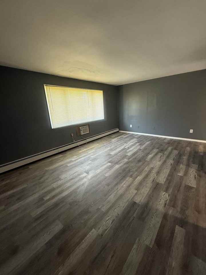 Oak Apartments - Photo 6 of 6