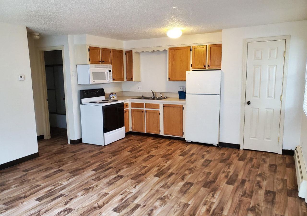 295a - Photo 3 of 14