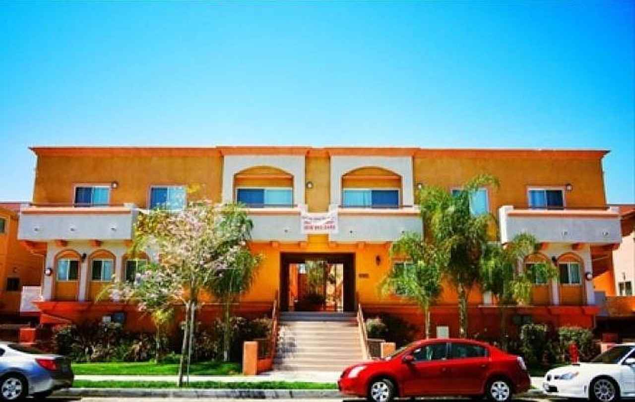 9001-9009 BURNET - Photo 2 of 3