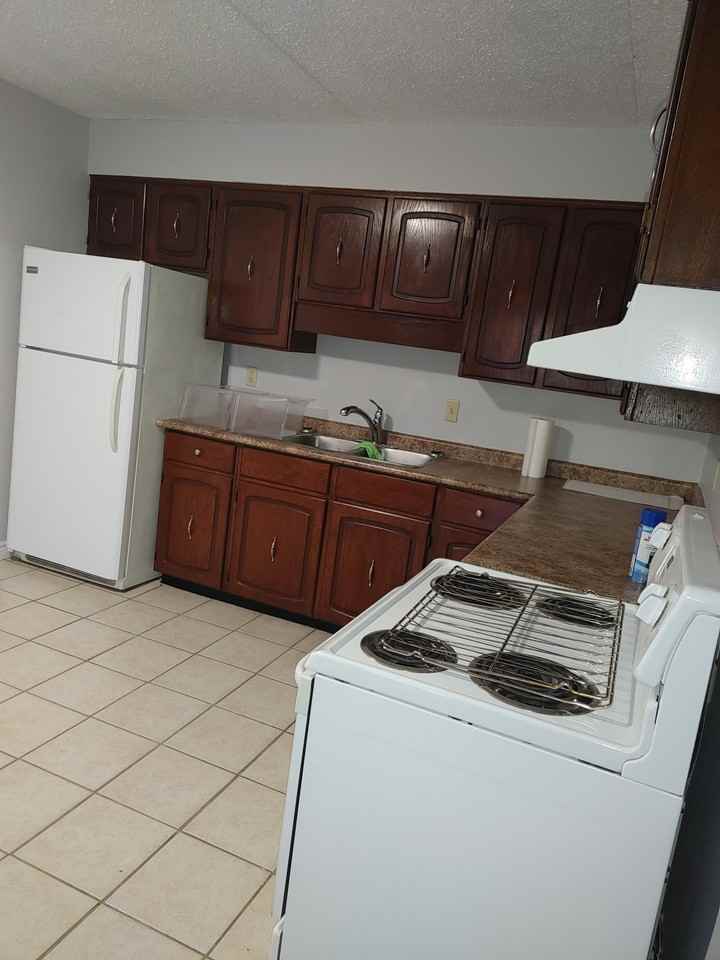 723 Tecumseh Road East #201 - Photo 6 of 7