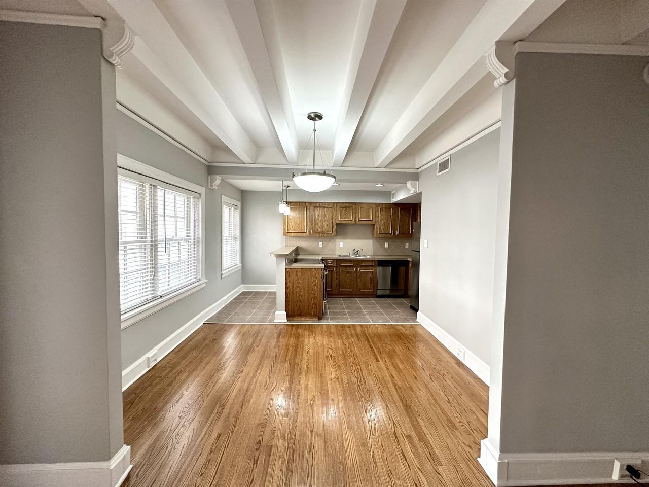 910 Ward Parkway - Photo 4 of 37