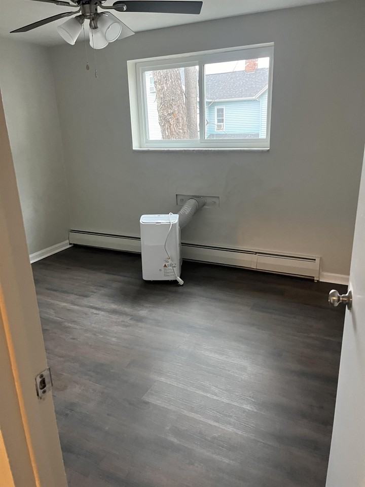 400 Swissvale Avenue - Photo 2 of 7