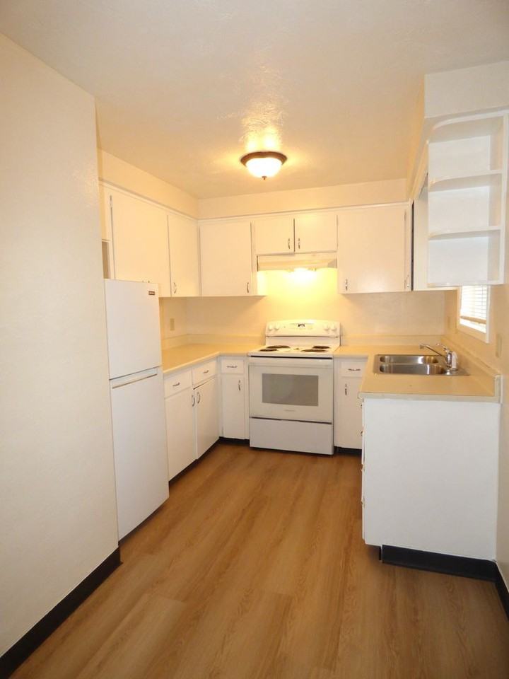 The Court at Hawthorne - Photo 4 of 18