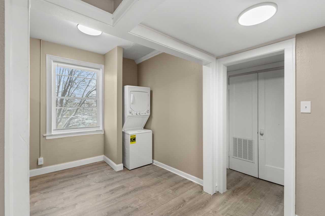 4209 Ellenwood Avenue - Photo 7 of 27