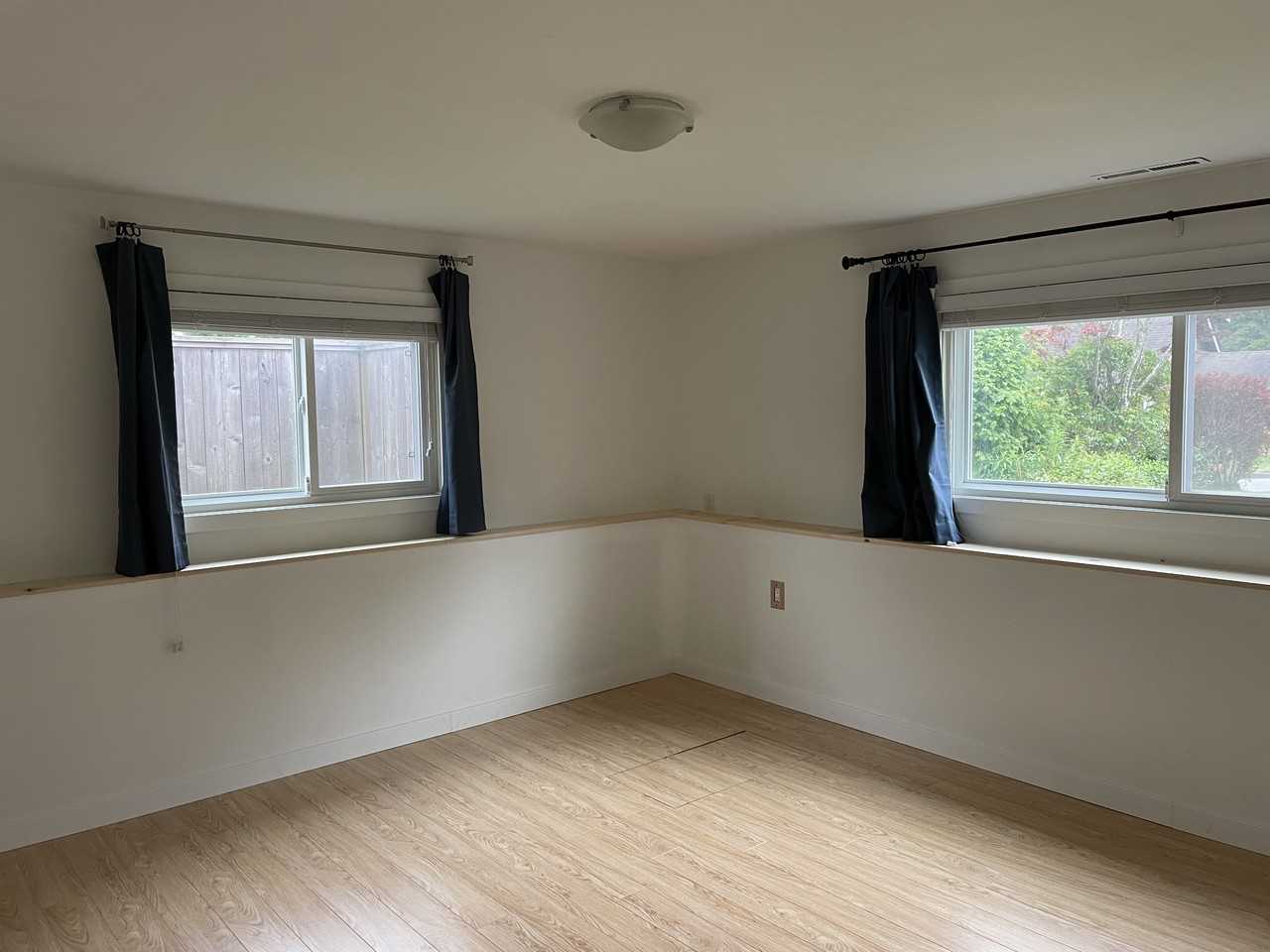 7741 Kerrywood Crescent - Photo 3 of 9