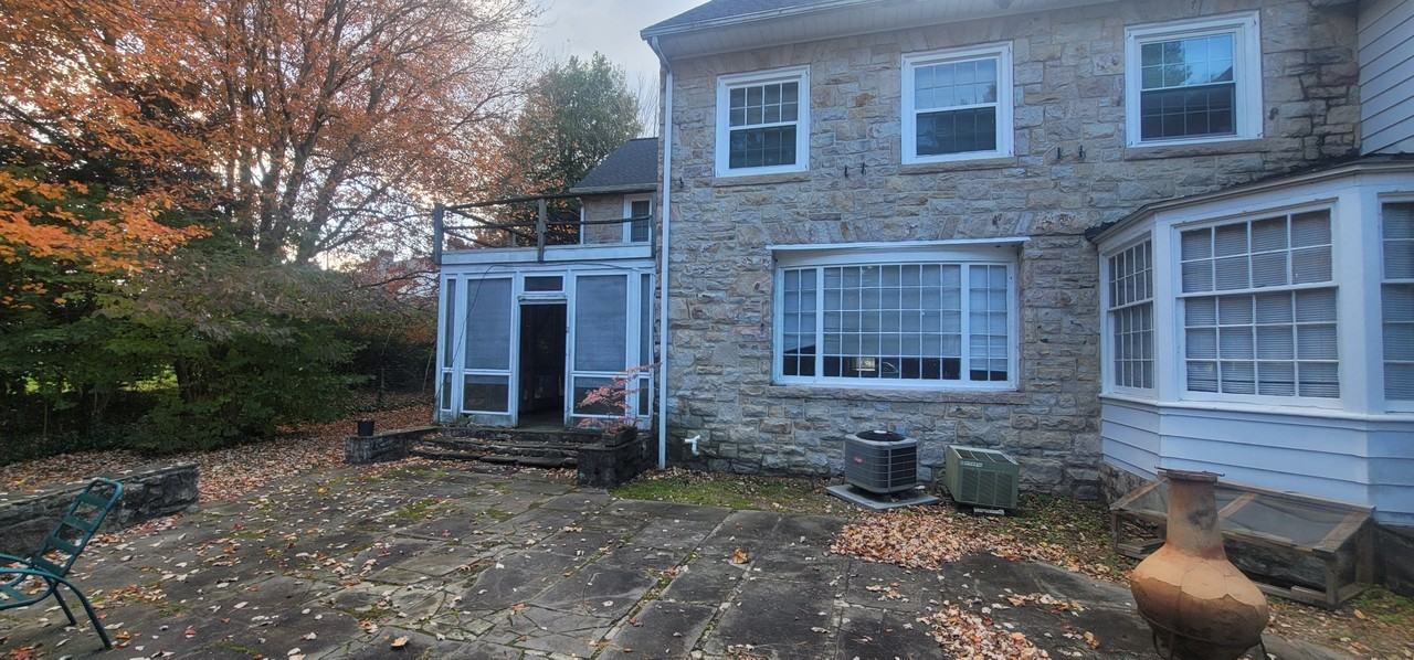 5505 North Front Street - Photo 3 of 13